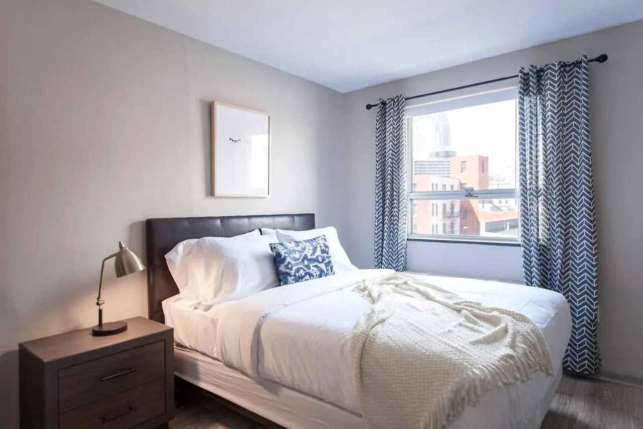 Walker'S Paradise In The Heart Of Louisville Apartment